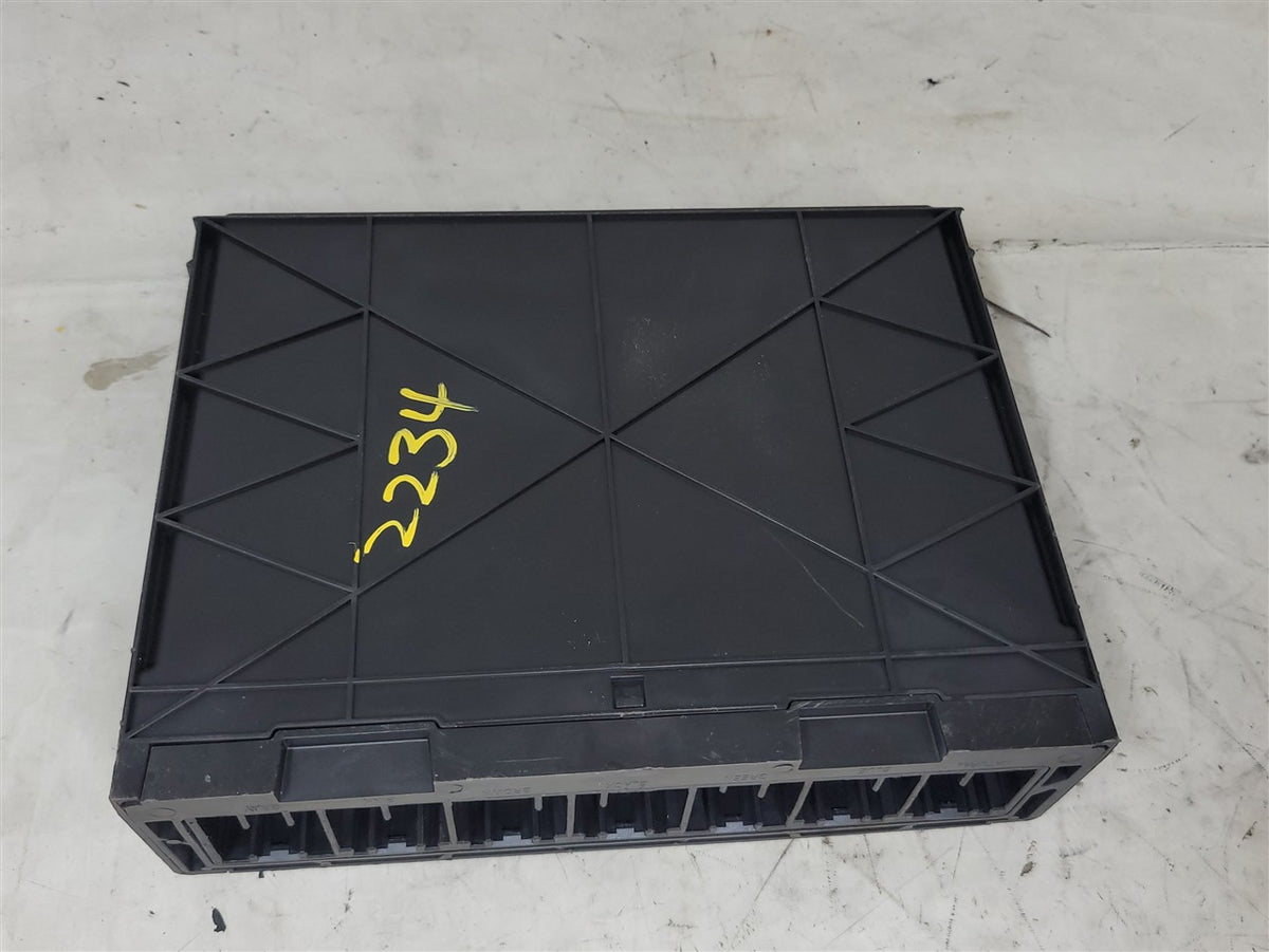Used OEM 2016-2019 CAMARO CT6 ENVISION MALIBU VOLT BODY CONTROL, actual item photo 6