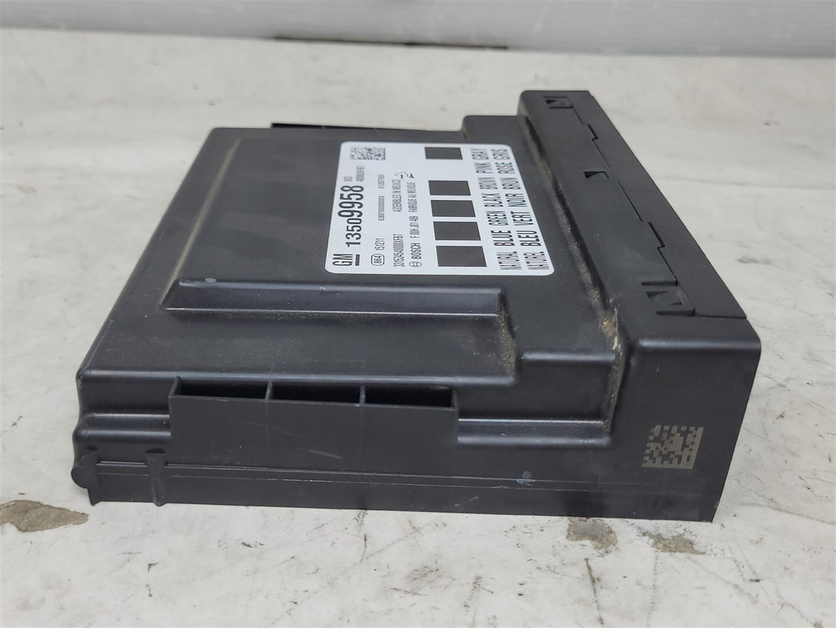 Used OEM 2016-2019 CAMARO CT6 ENVISION MALIBU VOLT BODY CONTROL, actual item photo 7