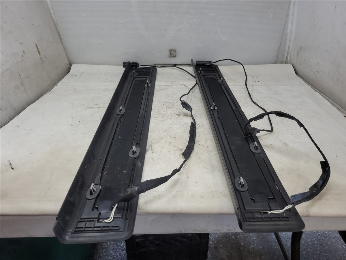 Used OEM 2016-2024 CAMARO LIGHTED DOOR SILL TRIM SCUFF PLATES PAIR, actual item photo 7