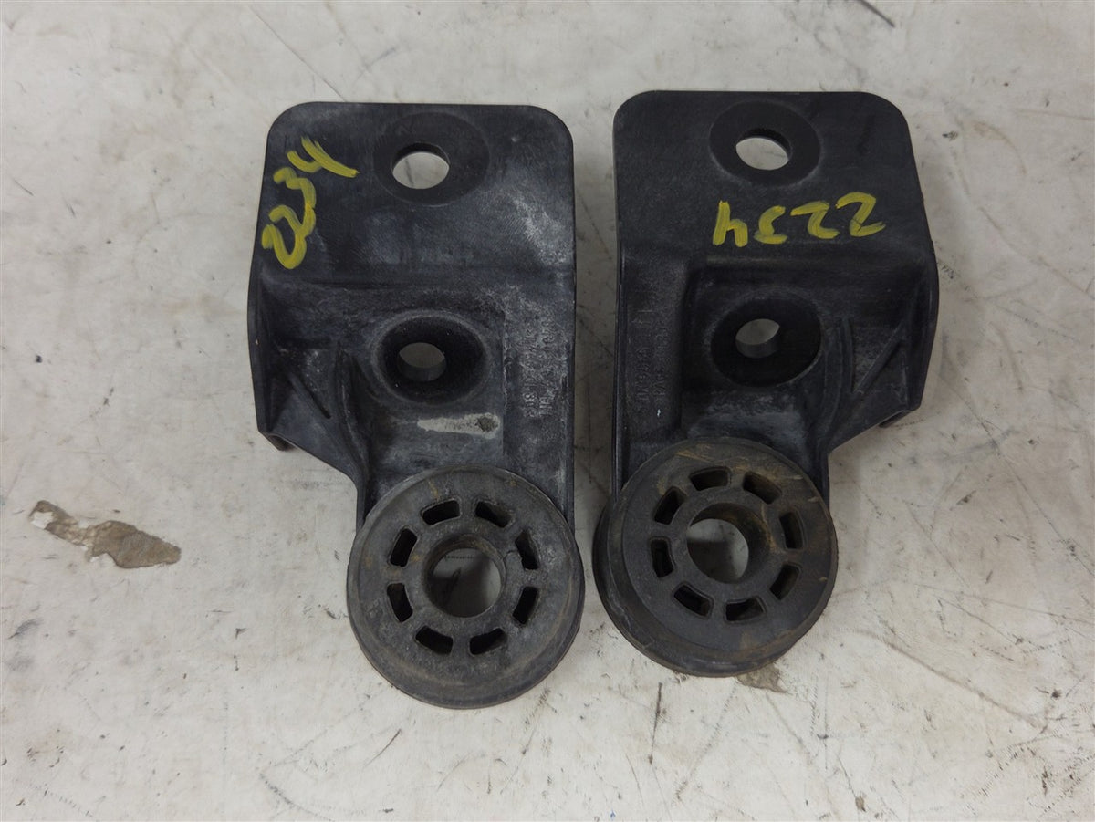 Used OEM 2016-2024 CAMARO SS ZL1 UPPER RADIATOR MOUNTS PAIR BLACK, actual item photo 2