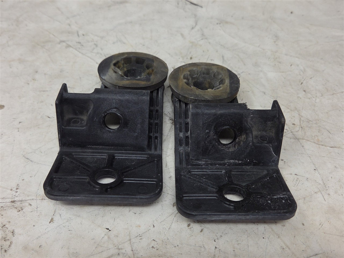 Used OEM 2016-2024 CAMARO SS ZL1 UPPER RADIATOR MOUNTS PAIR BLACK, actual item photo 3