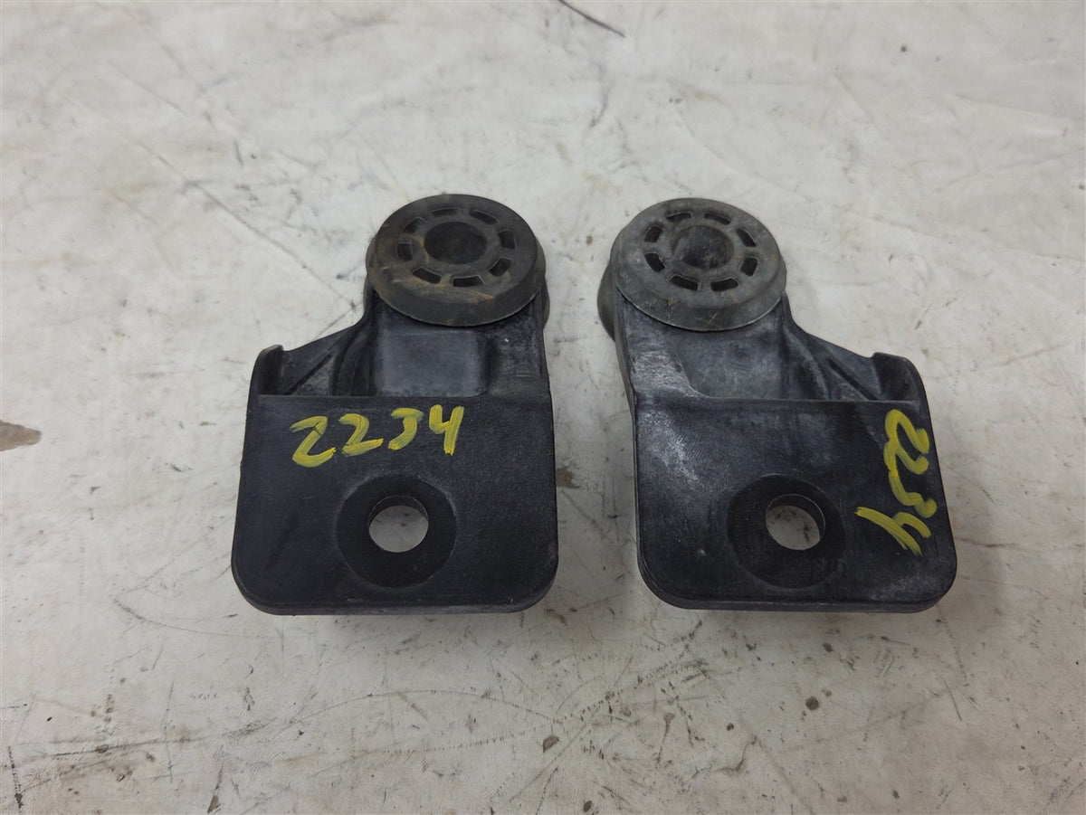 Used OEM 2016-2024 CAMARO SS ZL1 UPPER RADIATOR MOUNTS PAIR BLACK, actual item photo 5