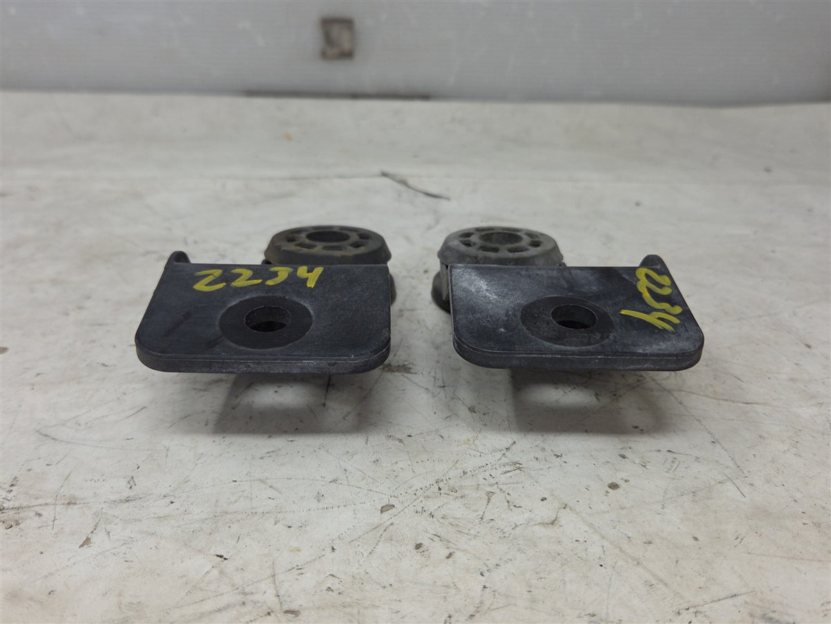Used OEM 2016-2024 CAMARO SS ZL1 UPPER RADIATOR MOUNTS PAIR BLACK, actual item photo 6