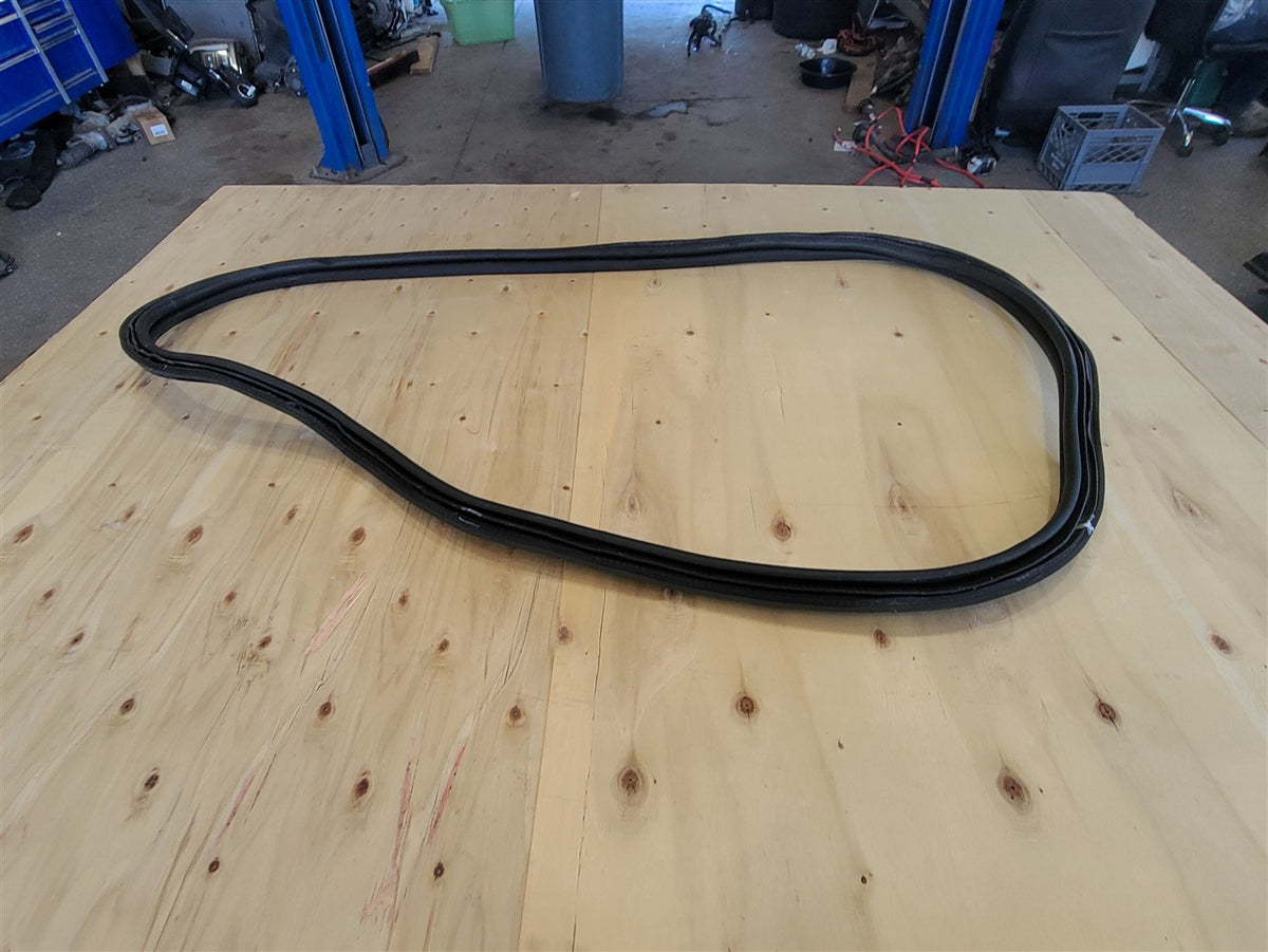 Used OEM 2016-2024 CAMARO TRUNK LID WEATHERSTRIP 84126266, actual item photo 9
