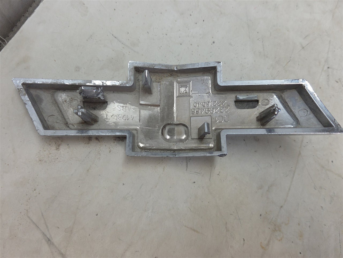 Used OEM 2014-2024 CAMARO FRONT BOW TIE EMBLEM BADGE BLACK 23269466, actual item photo 5