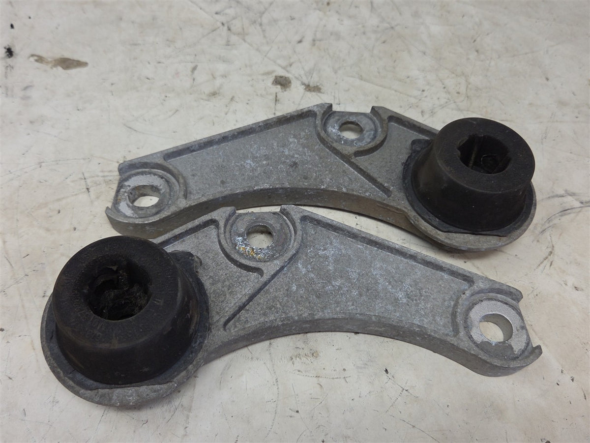 Used OEM 2016-2024 CAMARO REAR EXHAUST HANGERS PAIR LH RH, actual item photo 4