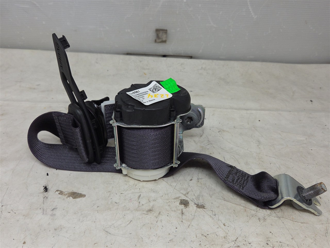 Used OEM 2016-2024 CAMARO COUPE REAR SEAT BELT RETRACTOR DRIVER LH, actual item photo 5
