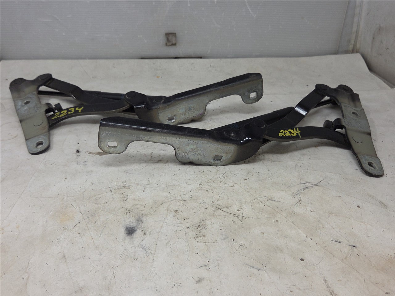 Used OEM 2016-2024 CAMARO DECKLID TRUNK HINGES PAIR LH RH BLACK, actual item photo 4