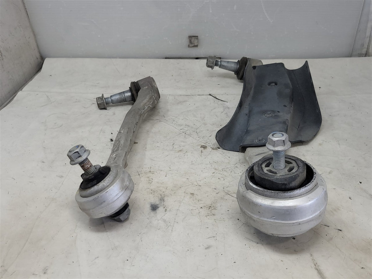 Used OEM 2016-2024 CAMARO FRONT LOWER CONTROL ARMS PAIR RH PASSENGER, actual item photo 8