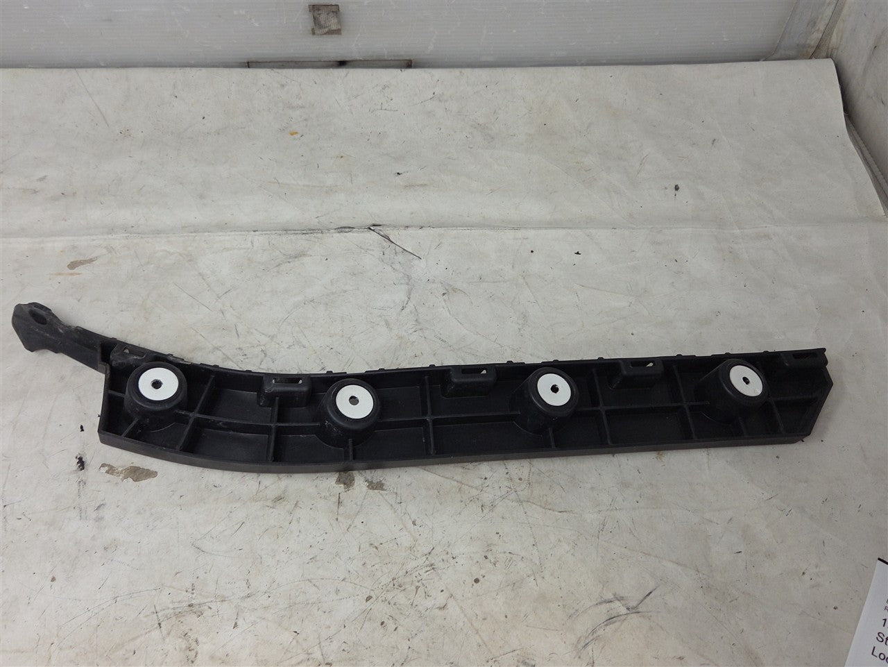 Used OEM 2016-2024 CAMARO REAR BUMPER FASCIA GUIDE BRACKET PASSENGER, actual item photo 8