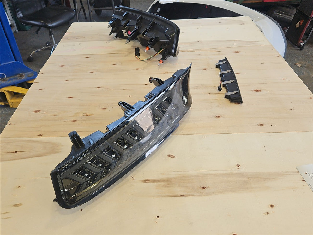 Used OEM 2016-2018 CAMARO SPEC D SEQUENTIAL TAIL LIGHTS PAIR SMOKED, actual item photo 18