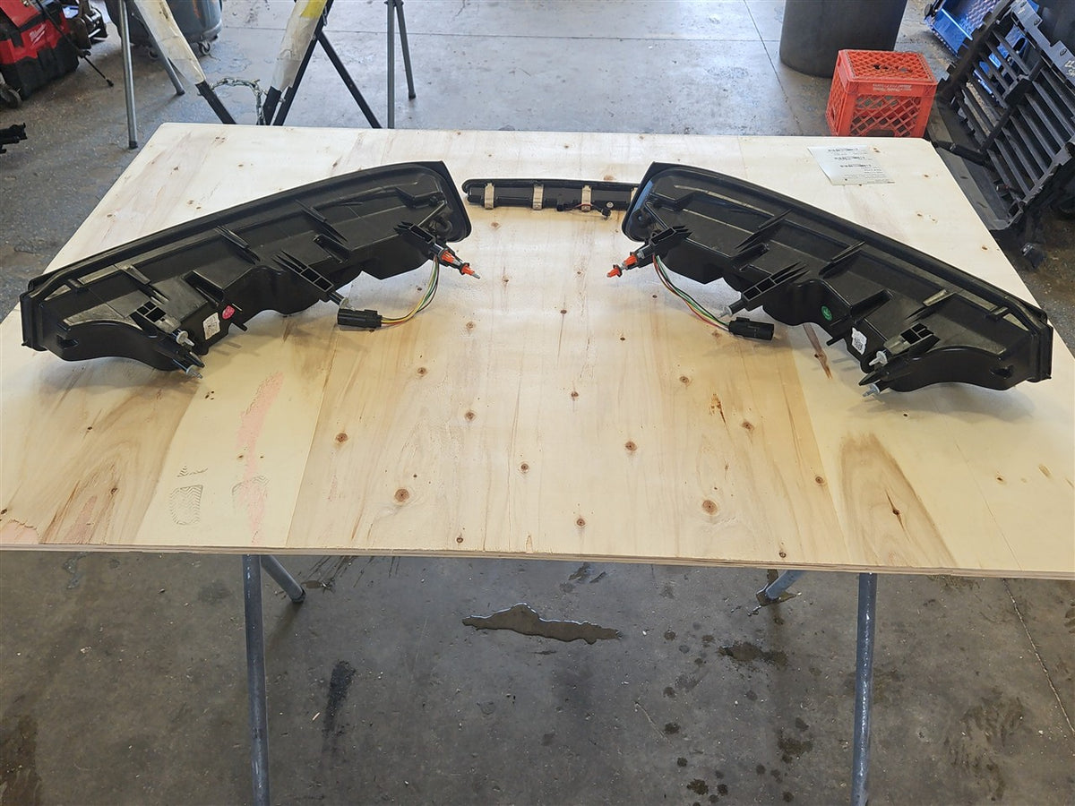 Used OEM 2016-2018 CAMARO SPEC D SEQUENTIAL TAIL LIGHTS PAIR SMOKED, actual item photo 19