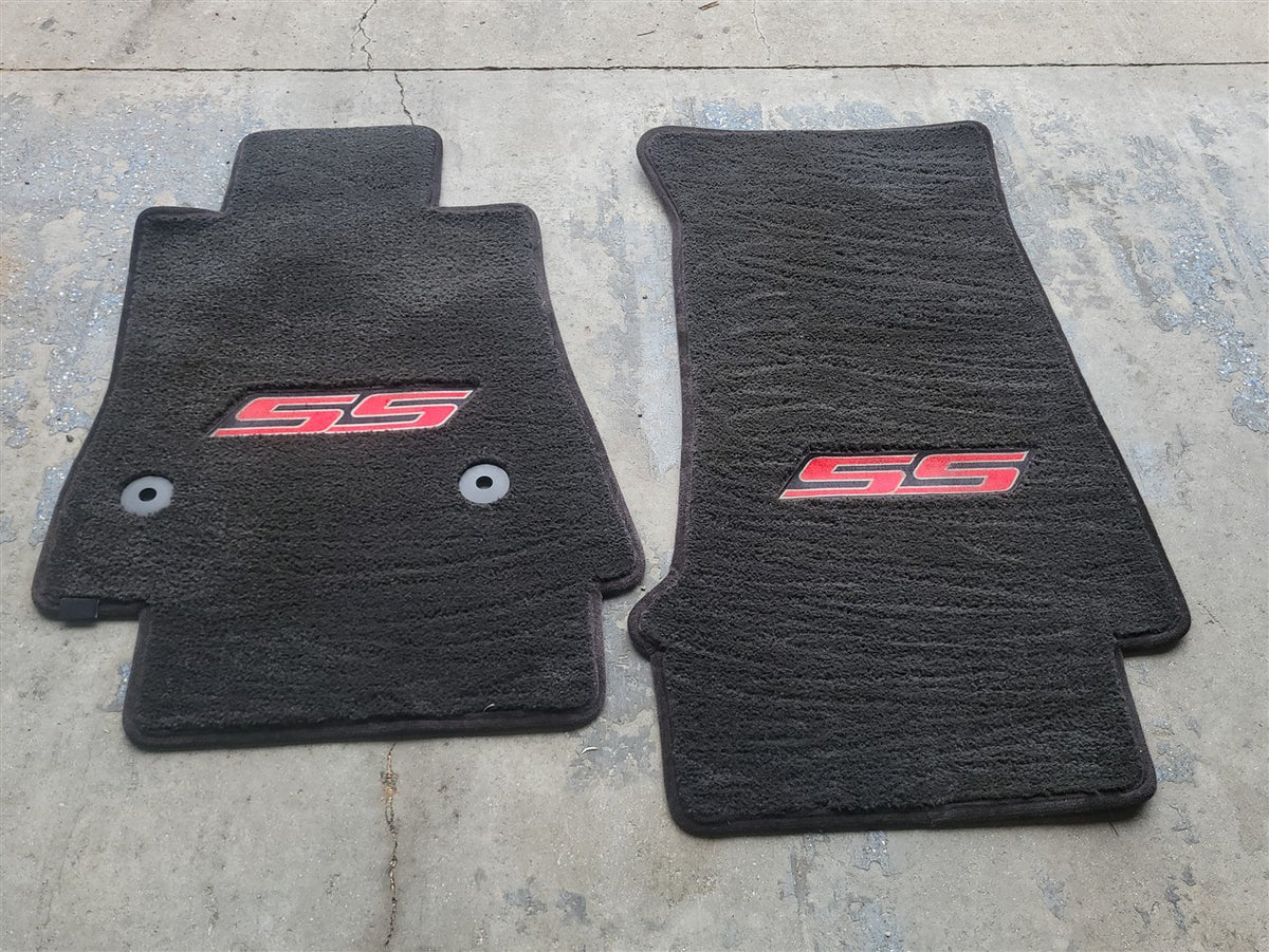 Used OEM 2016-2024 CAMARO FRONT FLOOR MATS PAIR BLACK WITH RED CAMARO, actual item photo 2