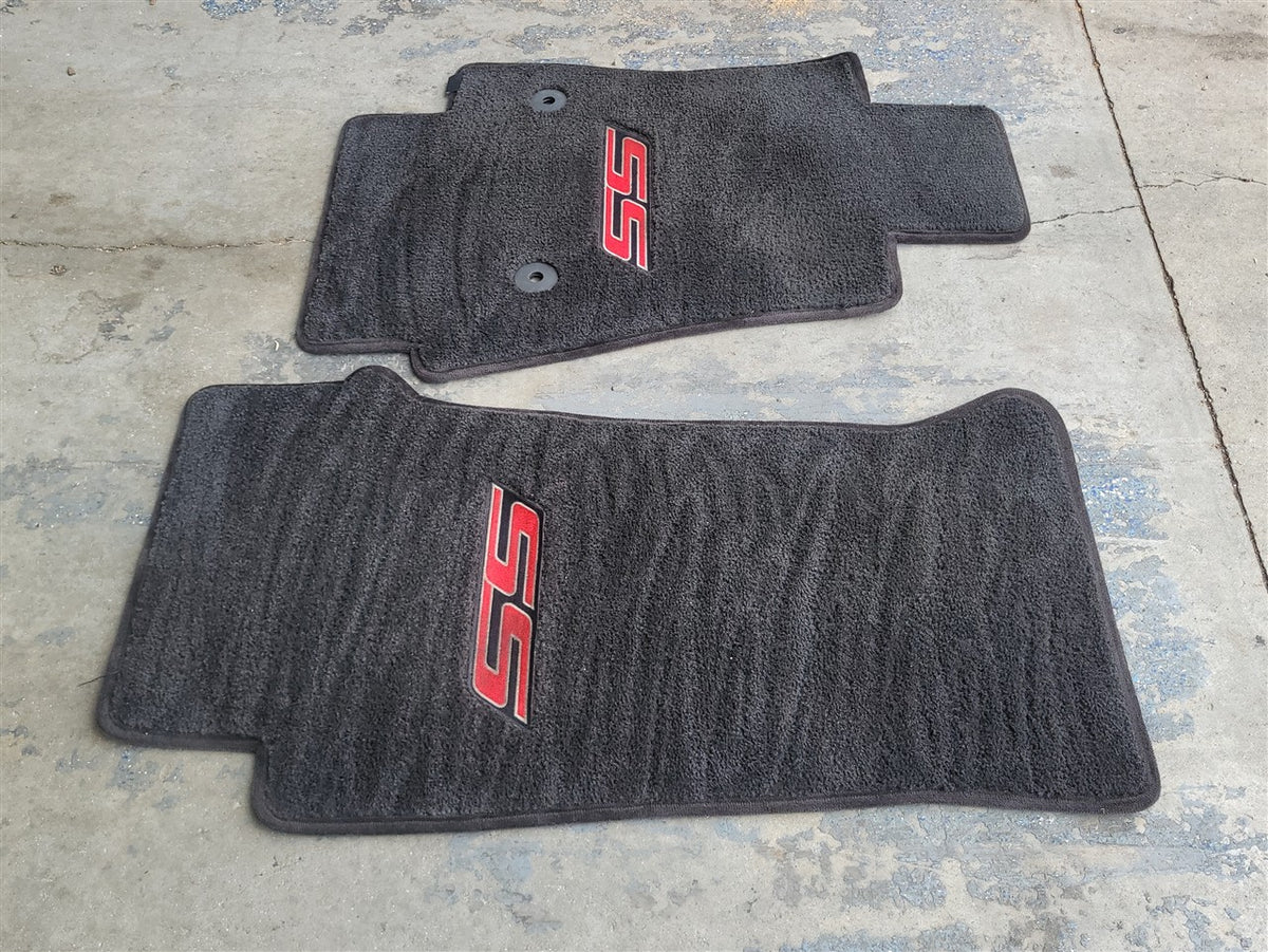 Used OEM 2016-2024 CAMARO FRONT FLOOR MATS PAIR BLACK WITH RED CAMARO, actual item photo 3