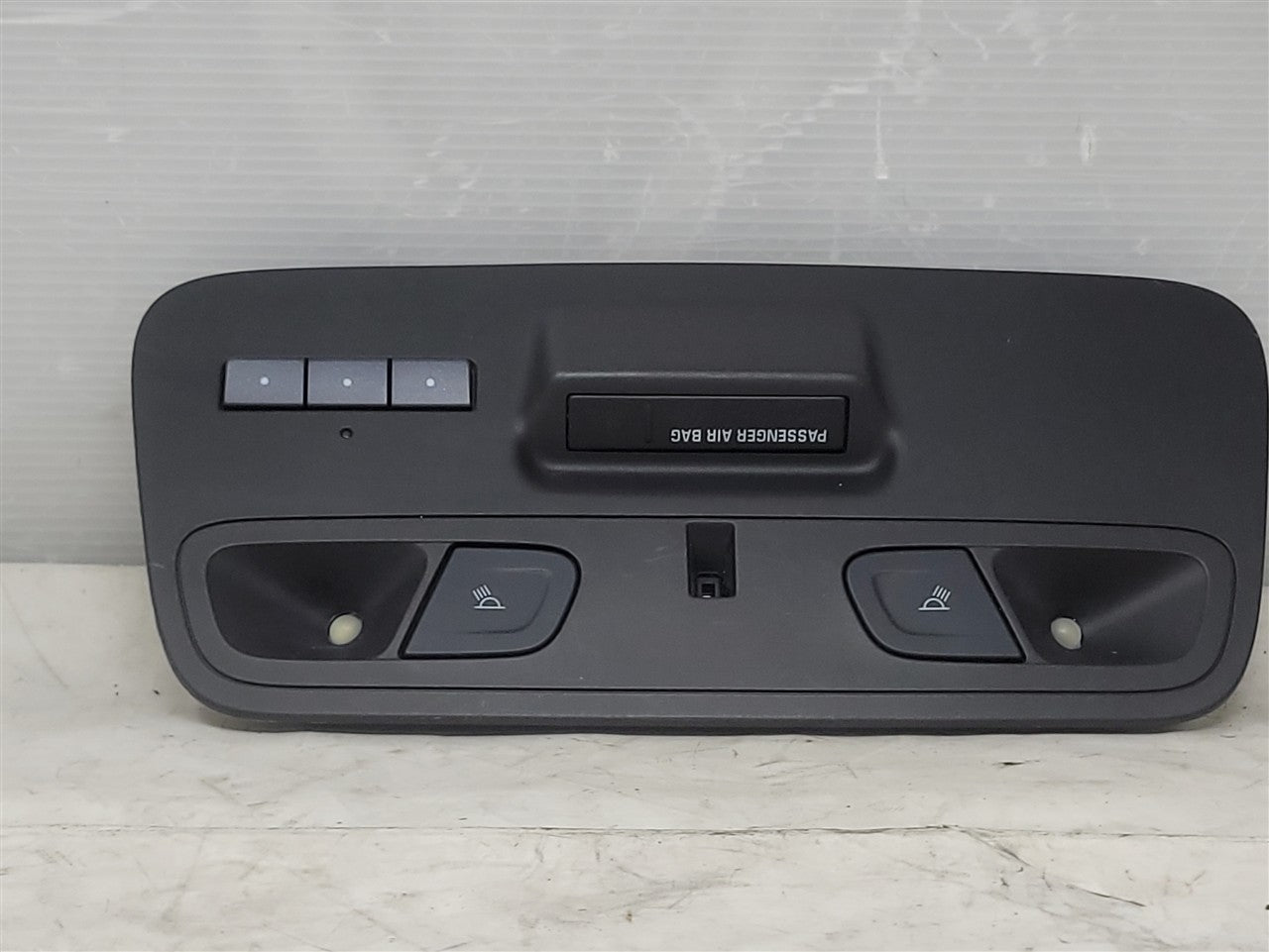 Used OEM 2016-2018 CAMARO OVERHEAD CONSOLE MAP READING DOME LIGHTS, actual item photo 2