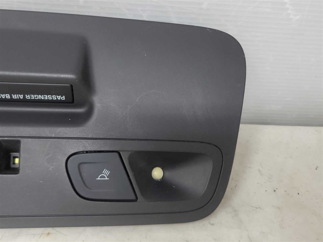 Used OEM 2016-2018 CAMARO OVERHEAD CONSOLE MAP READING DOME LIGHTS, actual item photo 4