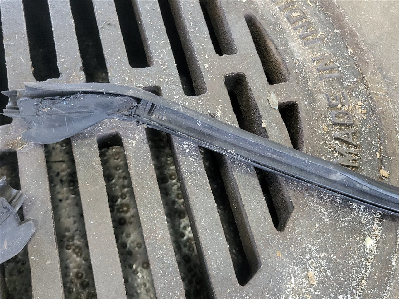 Used OEM 2005-2013 CORVETTE C6 TARGA TOP HALO ROOF WEATHERSTRIP REAR, actual item photo 16