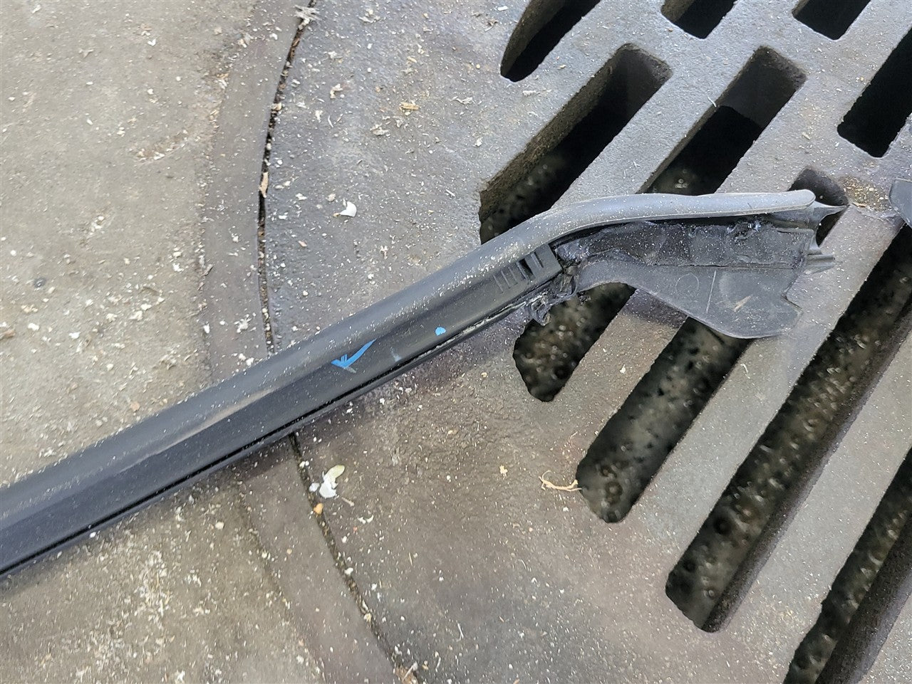 Used OEM 2005-2013 CORVETTE C6 TARGA TOP HALO ROOF WEATHERSTRIP REAR, actual item photo 17