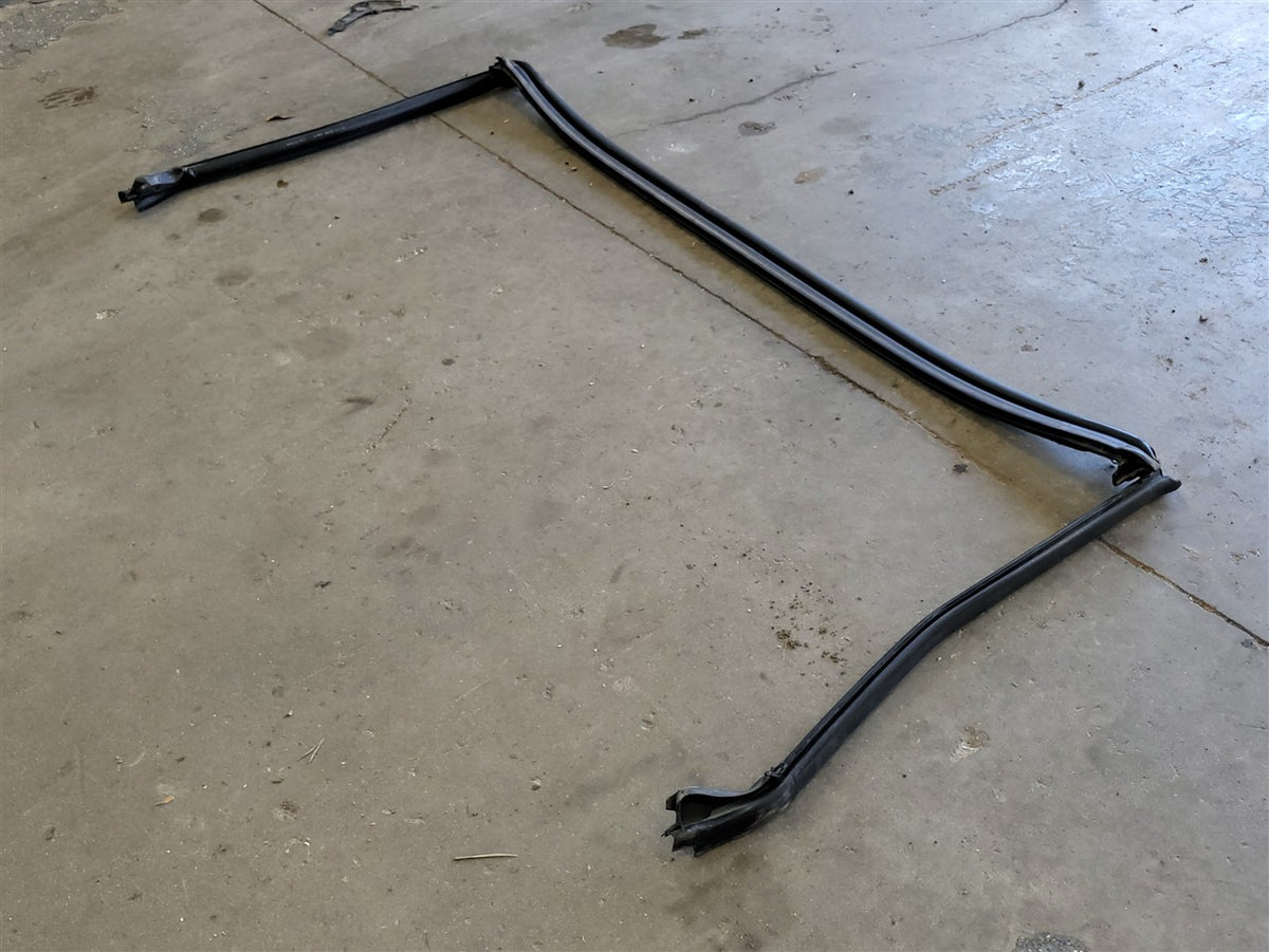 Used OEM 2005-2013 CORVETTE C6 OEM FRONT WINDSHIELD WEATHERSTRIP, actual item photo 3
