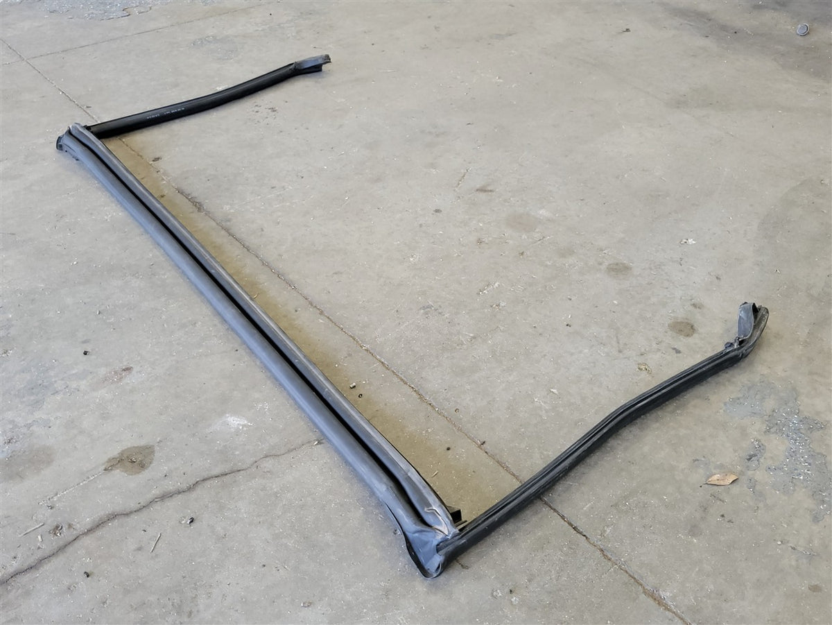 Used OEM 2005-2013 CORVETTE C6 OEM FRONT WINDSHIELD WEATHERSTRIP, actual item photo 7
