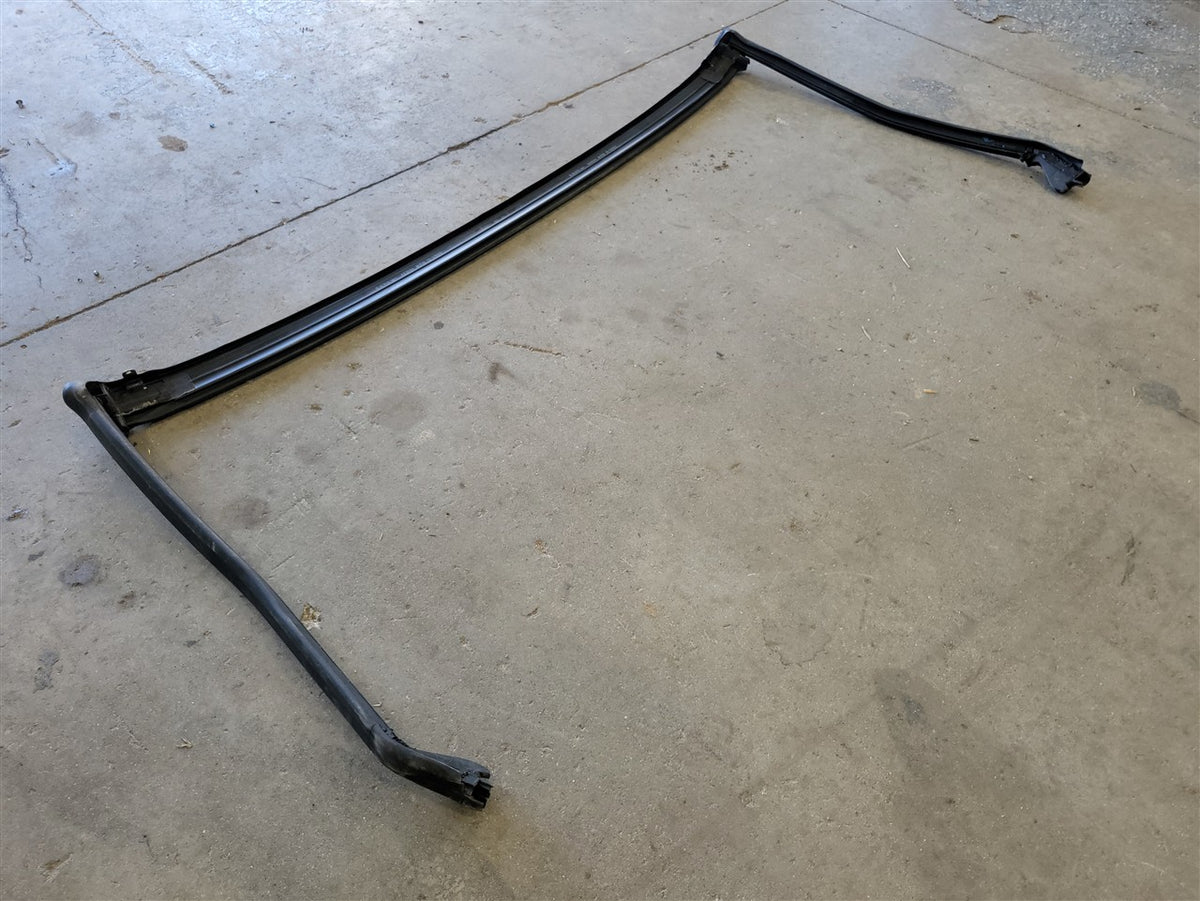 Used OEM 2005-2013 CORVETTE C6 OEM FRONT WINDSHIELD WEATHERSTRIP, actual item photo 18