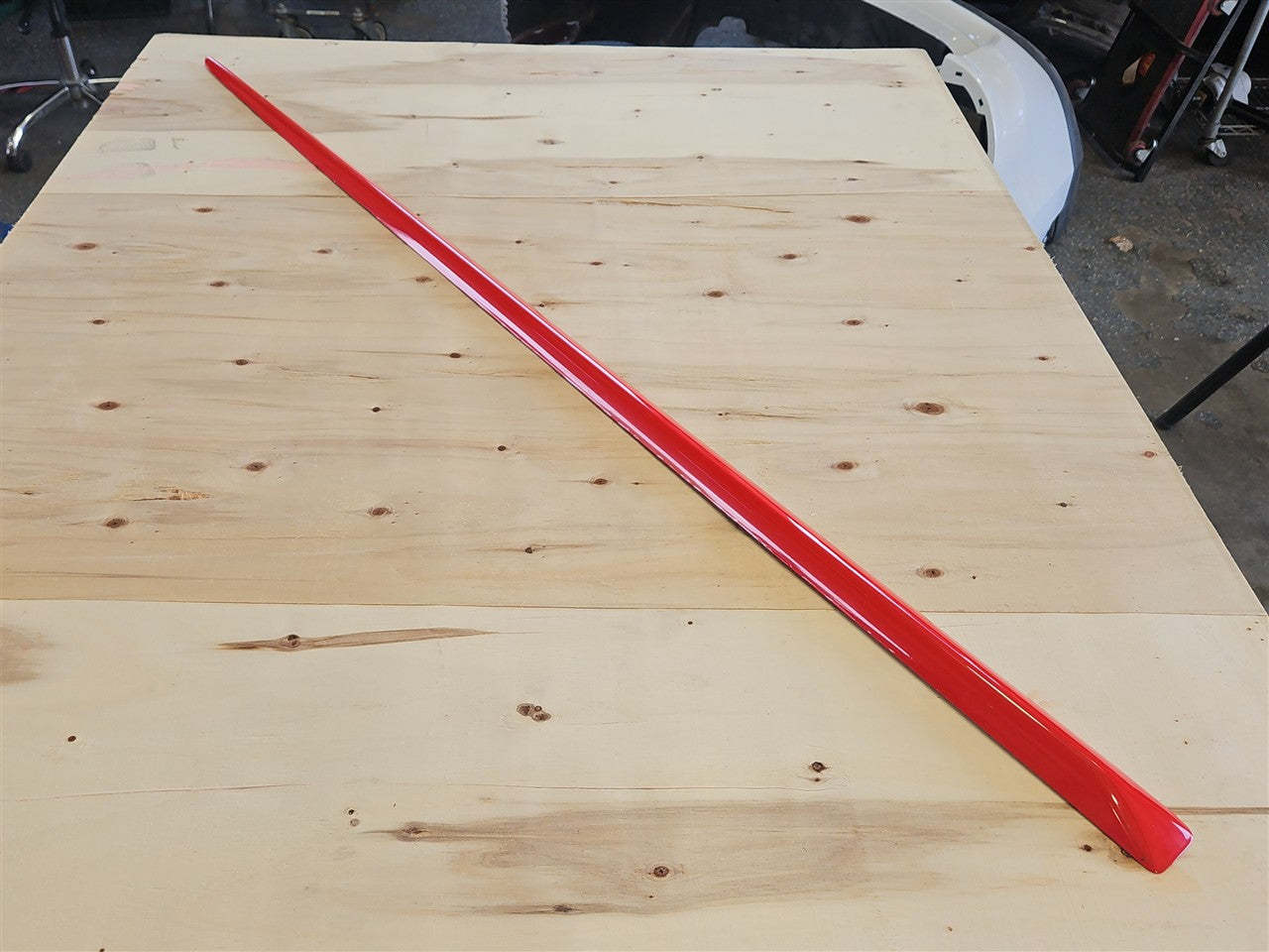 Used OEM 1997-2004 CORVETTE C5 FRONT DOOR MOLDING TRIM DRIVER LH RED, actual item photo 2