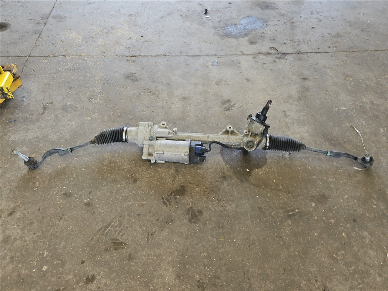Used OEM 2016 CAMARO SS POWER STEERING RACK 57K MILES, actual item photo 1