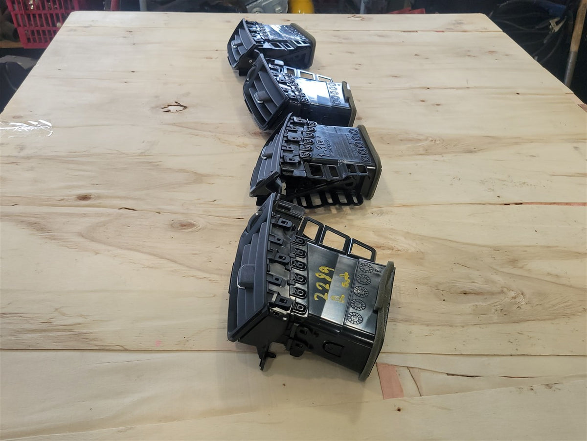 Used OEM 2014-2019 SIERRA SILVERADO SET OF 4 DASH VENTS AC HEAT BLACK, actual item photo 3