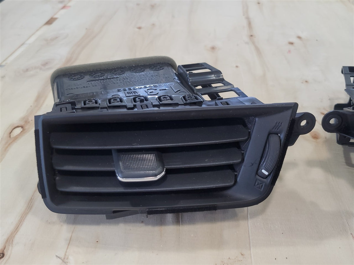 Used OEM 2014-2019 SIERRA SILVERADO SET OF 4 DASH VENTS AC HEAT BLACK, actual item photo 8