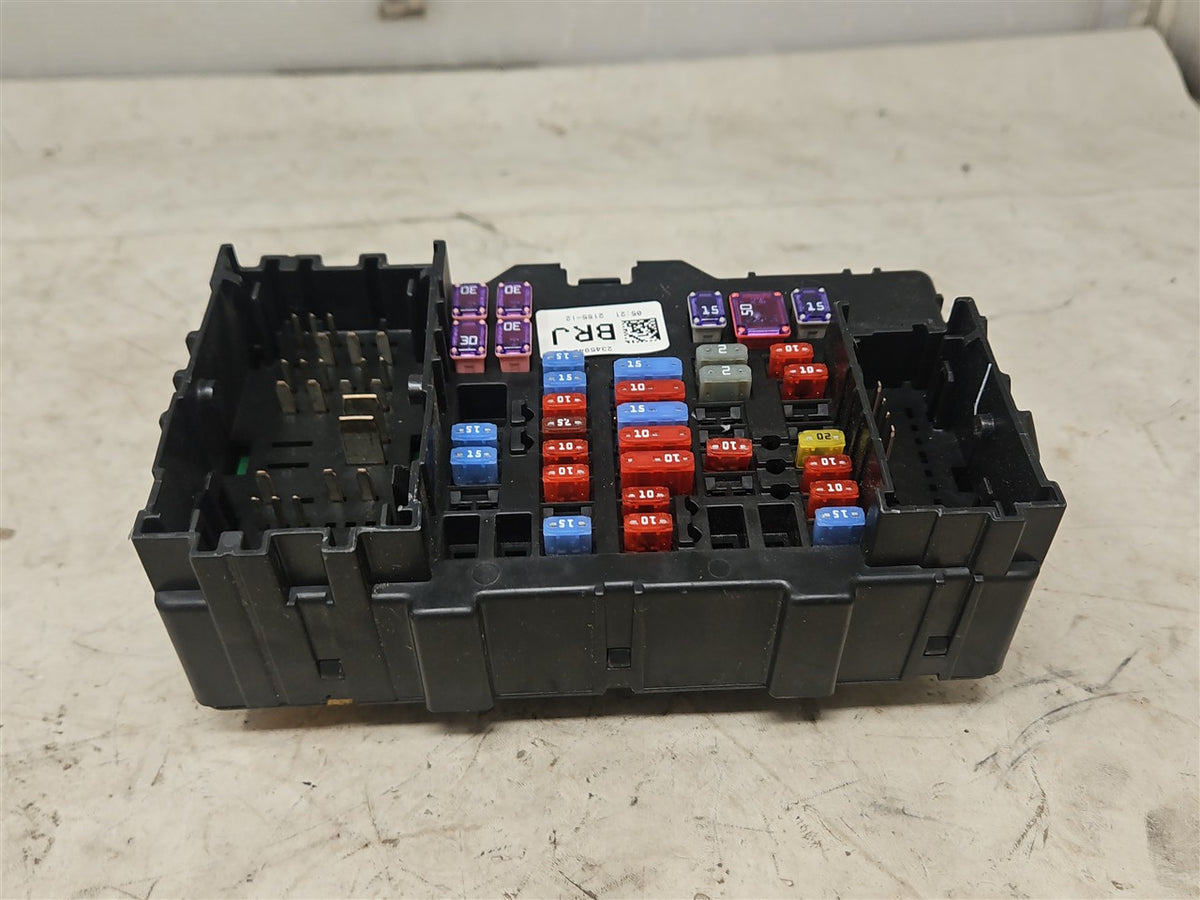 Used OEM 2014-2019 SIERRA SILVERADO CABIN FUSE BOX LH DRIVER DASH, actual item photo 3