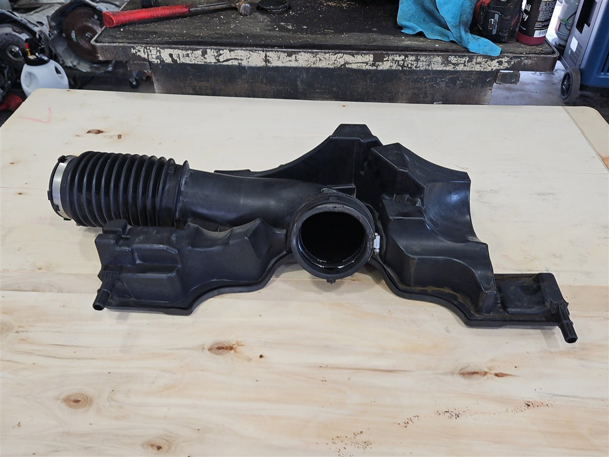 Used OEM 2014-2019 SIERRA SILVERADO 1500 AIR INTAKE TUBE RESONATOR, actual item photo 1