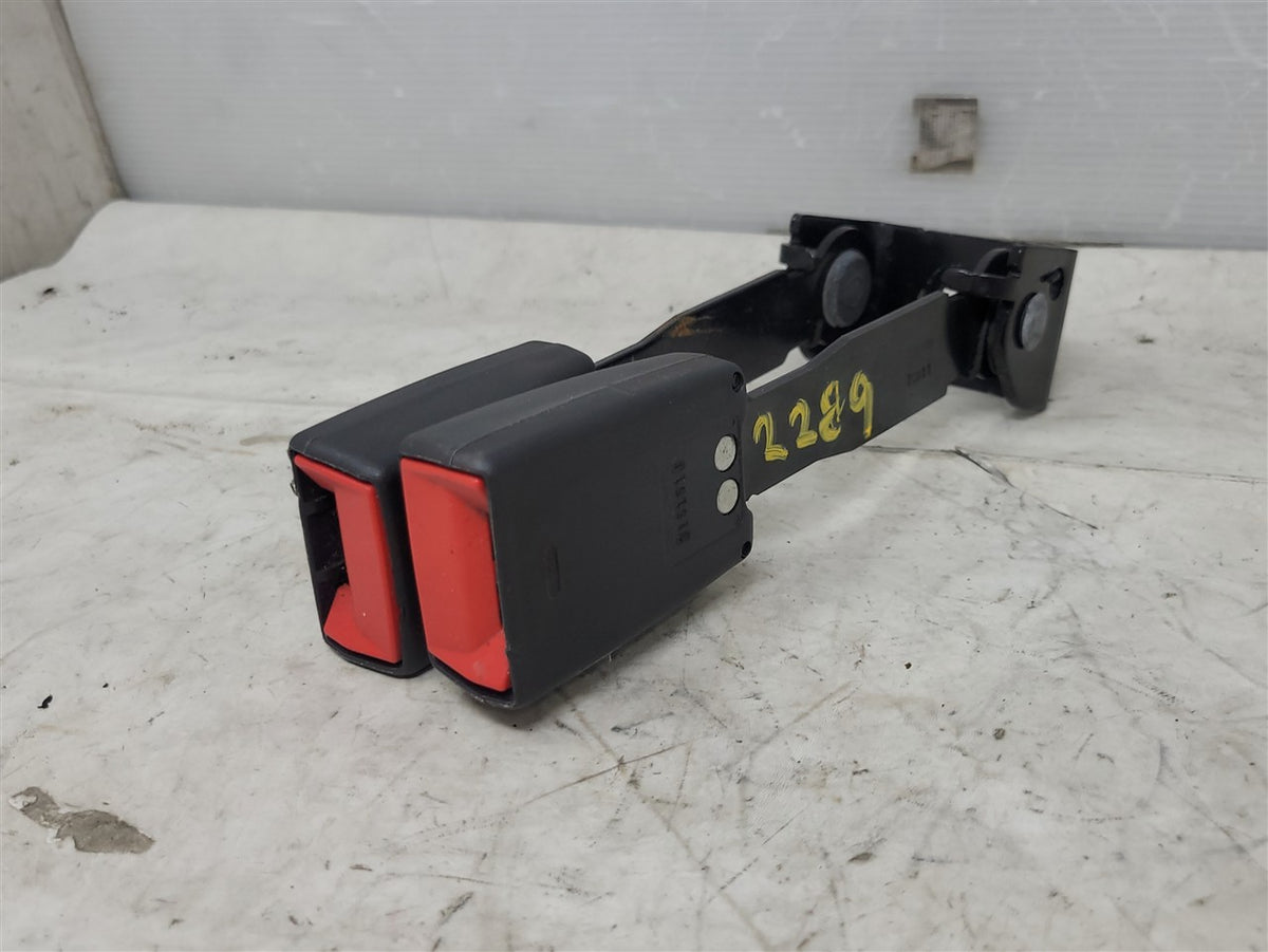 Used OEM 2014-2019 SIERRA SILVERADO REAR SEAT BELT DOUBLE BUCKLE, actual item photo 1