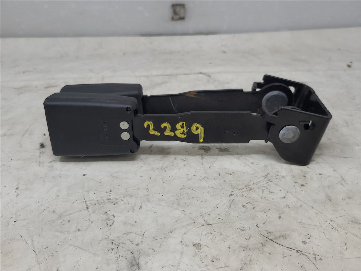 Used OEM 2014-2019 SIERRA SILVERADO REAR SEAT BELT DOUBLE BUCKLE, actual item photo 2