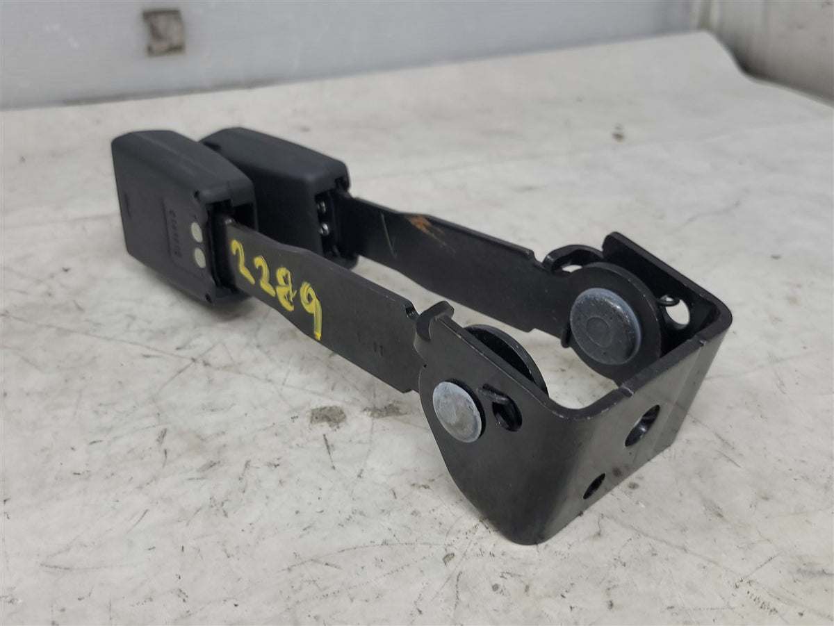 Used OEM 2014-2019 SIERRA SILVERADO REAR SEAT BELT DOUBLE BUCKLE, actual item photo 3