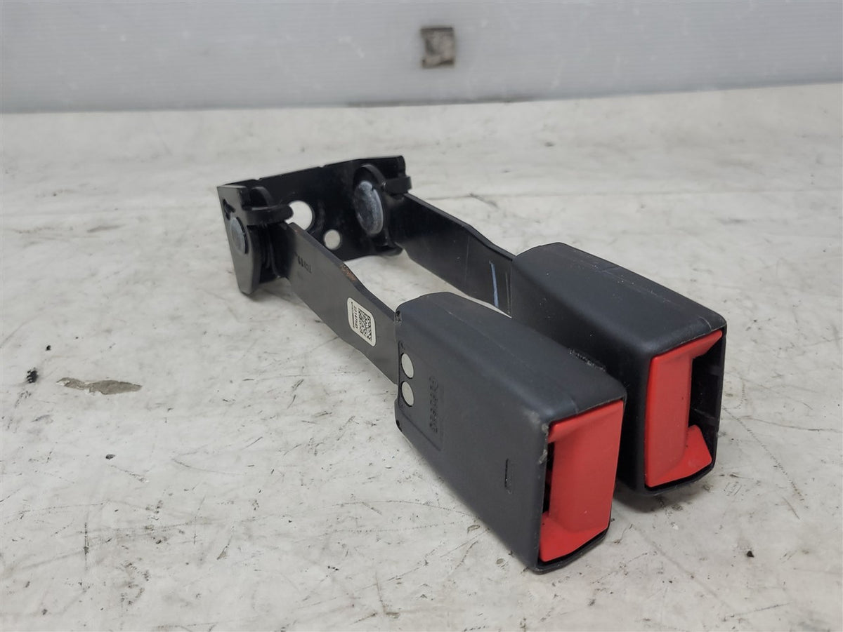 Used OEM 2014-2019 SIERRA SILVERADO REAR SEAT BELT DOUBLE BUCKLE, actual item photo 7