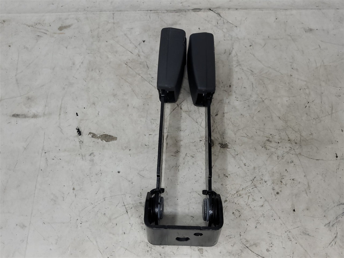 Used OEM 2014-2019 SIERRA SILVERADO REAR SEAT BELT DOUBLE BUCKLE, actual item photo 8