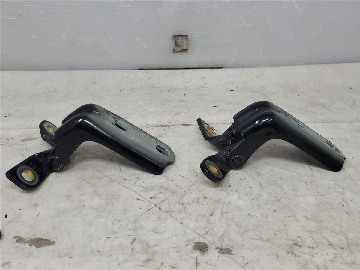 Used OEM 2014-2026 SIERRA SILVERADO FRONT DOOR HINGES UPPER LOWER, actual item photo 2
