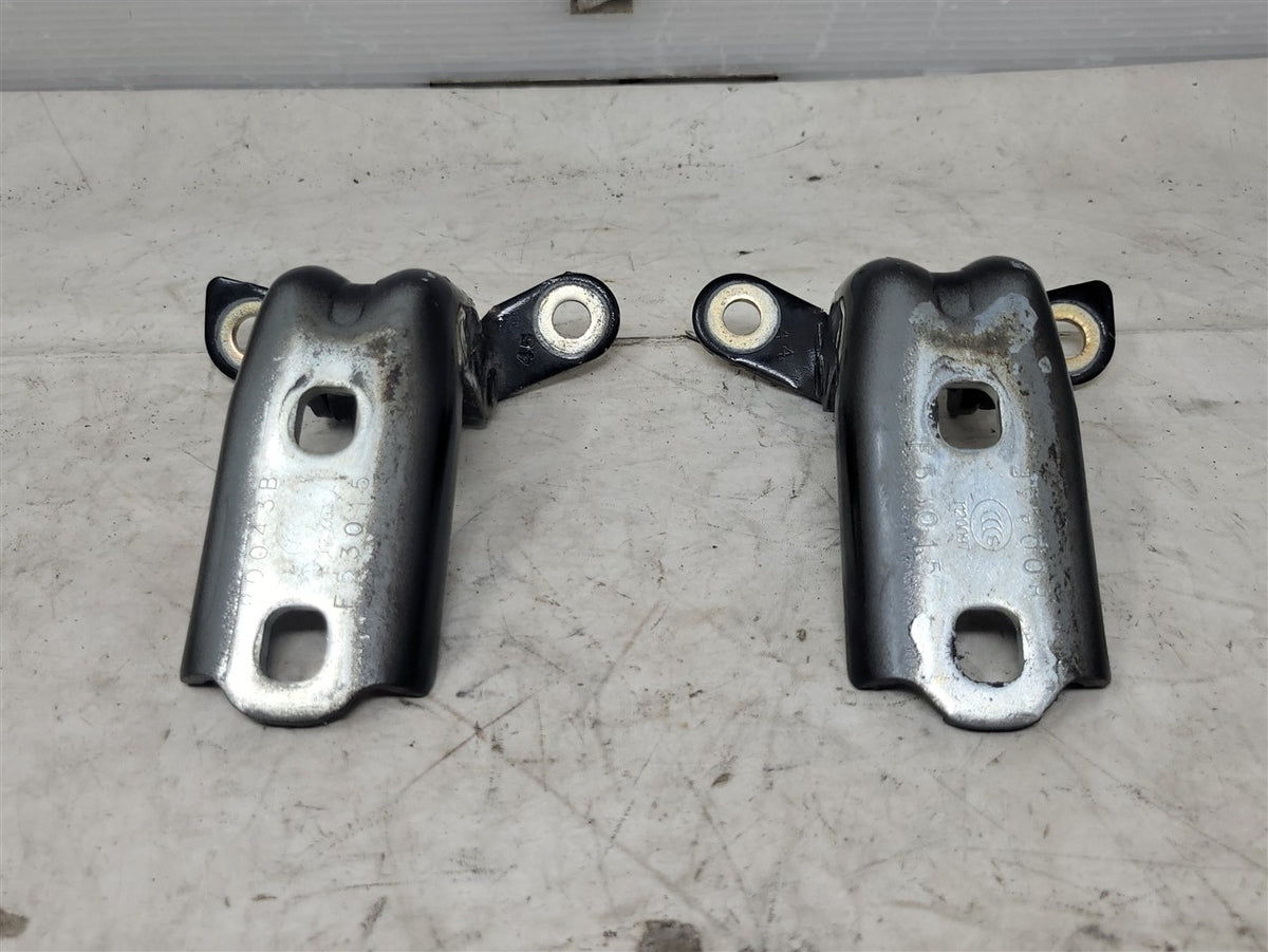 Used OEM 2014-2026 SIERRA SILVERADO FRONT DOOR HINGES UPPER LOWER, actual item photo 3