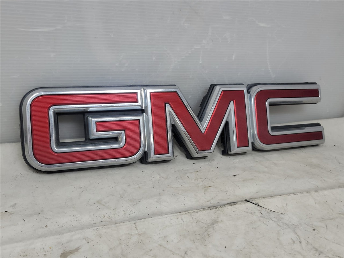 Used OEM 2014-2019 SIERRA FRONT GRILLE GMC LOGO EMBLEM RED WITH, actual item photo 3