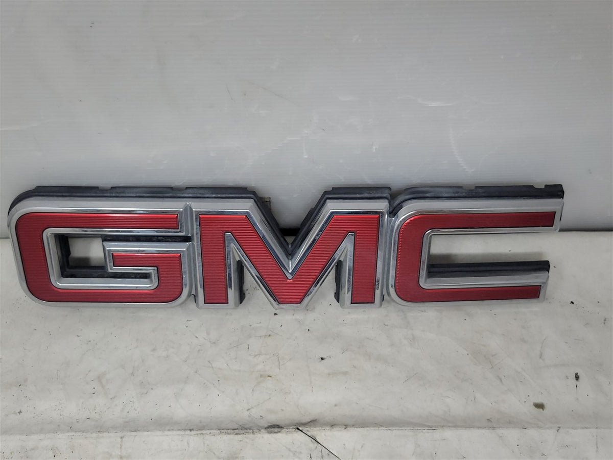 Used OEM 2014-2019 SIERRA FRONT GRILLE GMC LOGO EMBLEM RED WITH, actual item photo 4
