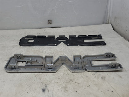 Used OEM 2014-2019 SIERRA FRONT GRILLE GMC LOGO EMBLEM RED WITH, actual item photo 10
