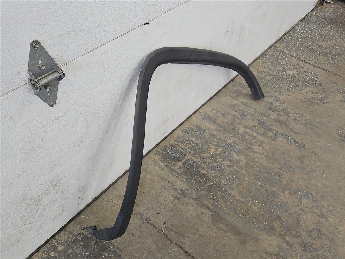 Used OEM 2014-2015 SIERRA FRONT FENDER FLARE PASSENGER RH BLACK, actual item photo 2