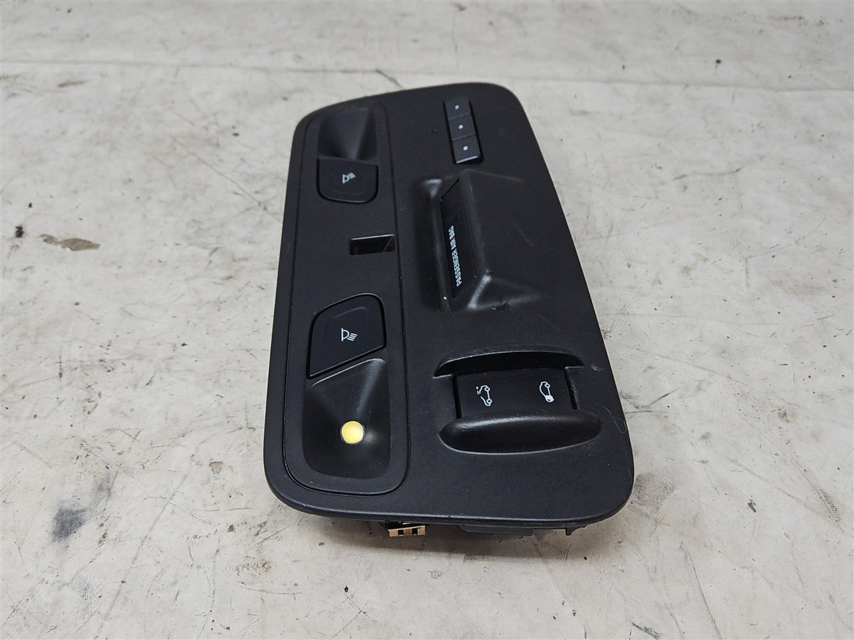 Used OEM 2016-2018 CAMARO OVERHEAD CONSOLE MAP LIGHTS SUNROOF SWITCH, actual item photo 3