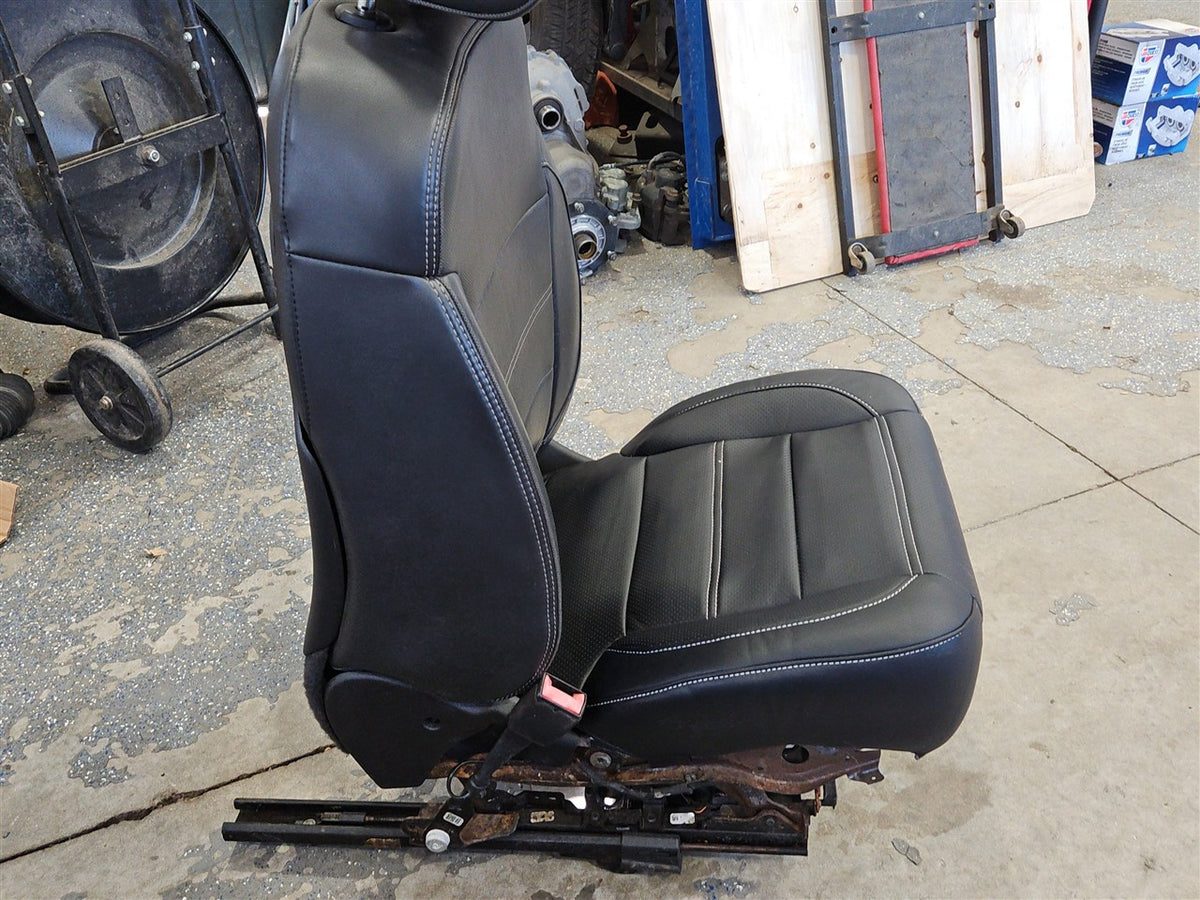 Used OEM 2015 SIERRA DENALI 1500 FRONT AND SECOND ROW BLACK LEATHER, actual item photo 7