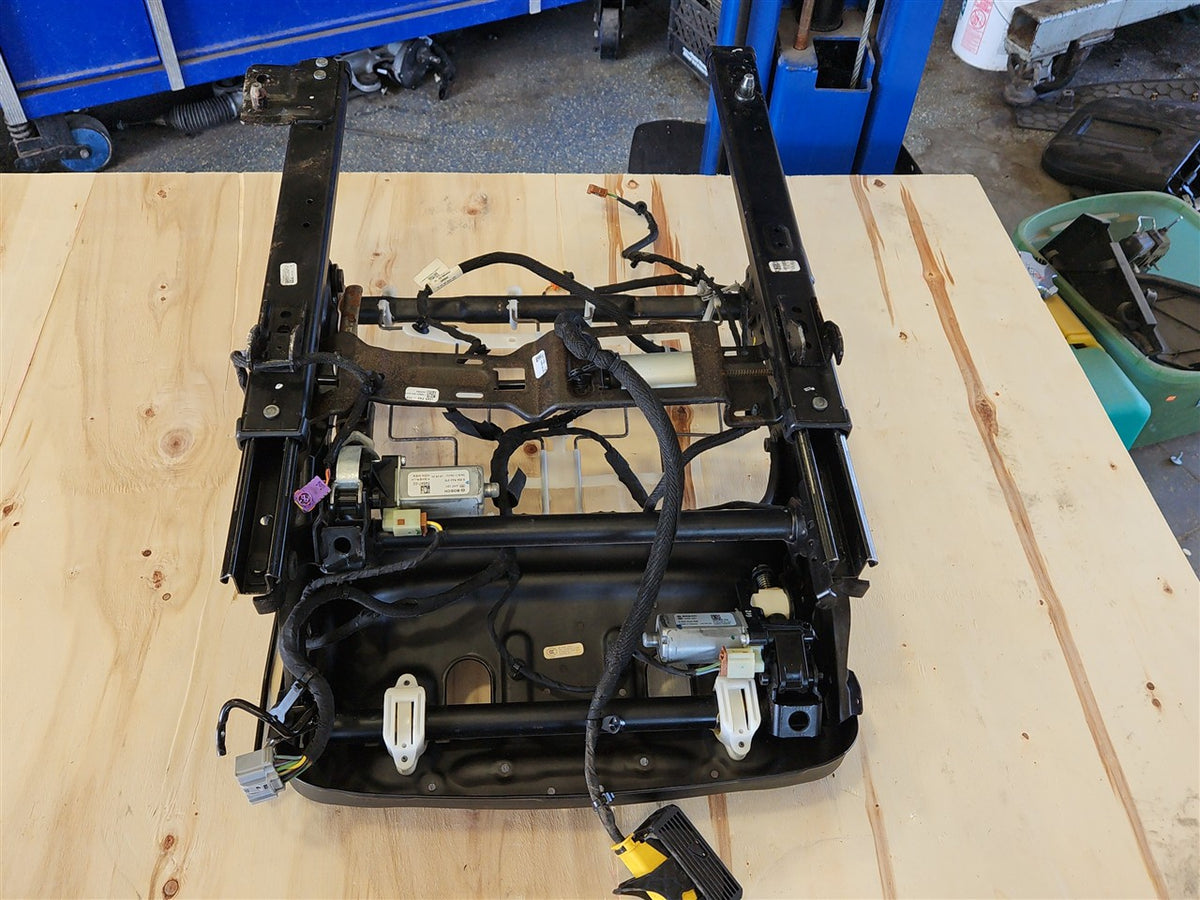 Used OEM 2016-2024 CAMARO FRONT SEAT TRACK WITH MOTORS 13529723, actual item photo 10