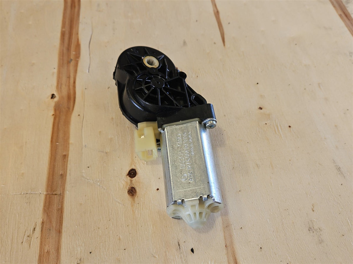 Used OEM 2016-2024 CAMARO FRONT PASSENGER RH SEAT RECLINE MOTOR, actual item photo 4
