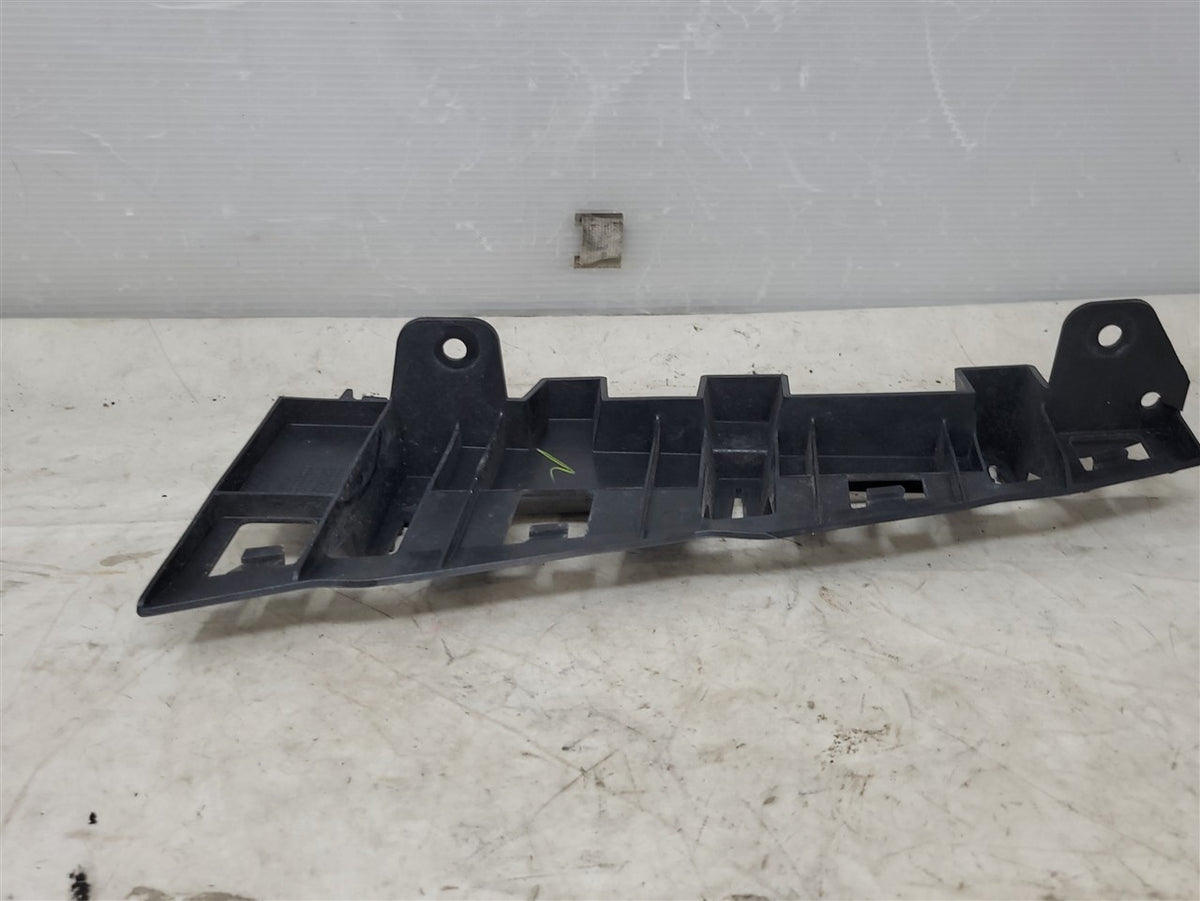 Used OEM 2016-2018 CAMARO TAIL LIGHT LAMP BRACKET DRIVER LH 84035465, actual item photo 3