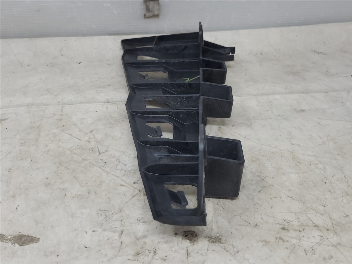 Used OEM 2016-2018 CAMARO TAIL LIGHT LAMP BRACKET DRIVER LH 84035465, actual item photo 4