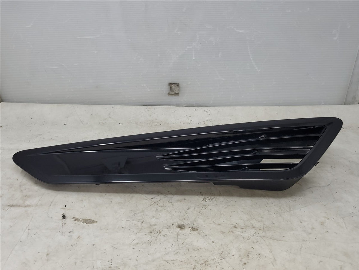 Used OEM 2016-2018 CAMARO SS HOOD SCOOP PASSENGER RH SUMMIT WHITE, actual item photo 1