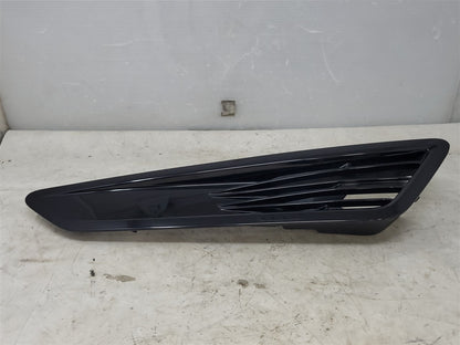 Used OEM 2016-2018 CAMARO SS HOOD SCOOP PASSENGER RH SUMMIT WHITE, actual item photo 2